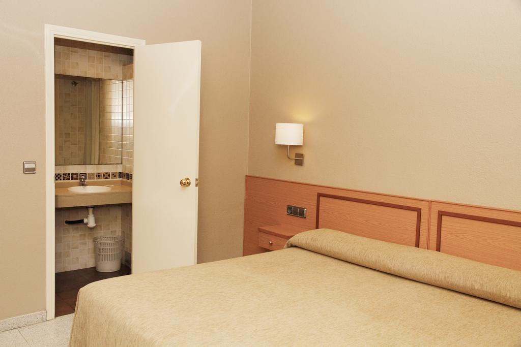 Hostal Nuevo Colon Barcelona Eksteriør bilde